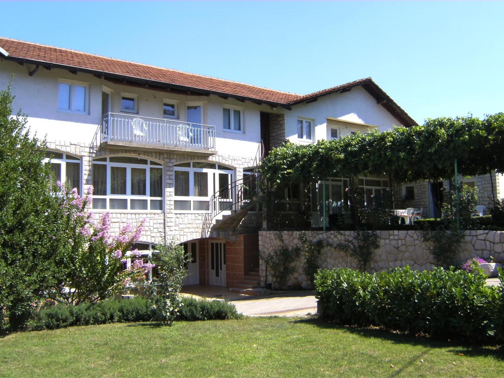 Pansion Pero Elez Medjugorje Hotel Ngoại thất bức ảnh